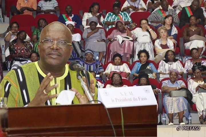 8 Mars : le président du Faso à l’écoute des femmes burkinabè.
