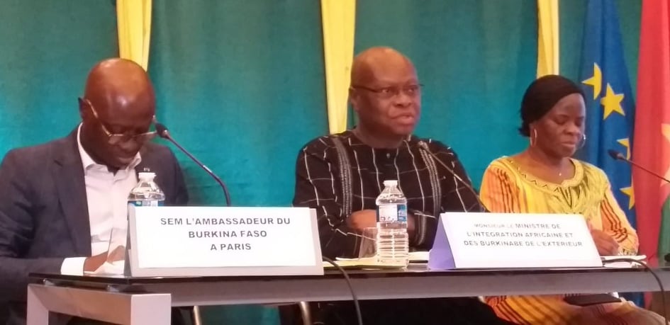France : Le ministre Paul Robert Tiendrébéogo à l’écoute des Burkinabè