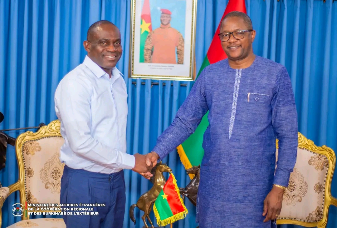 Coopération économique Burkina Faso-Ghana : Le PDG de Ghana Nuts Limited échange avec le chef de la diplomatie burkinabè