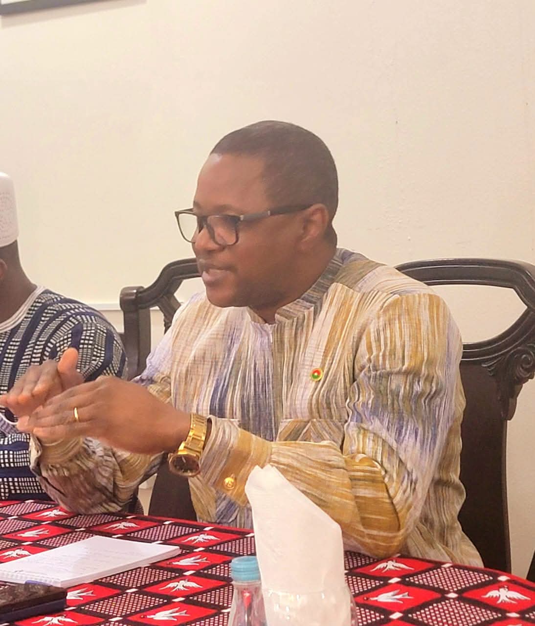 Le ministre TRAORE aux Burkinabè vivant au Qatar : On vous ment sur les réseaux sociaux pour vous décourager dans votre élan de soutien à votre pays